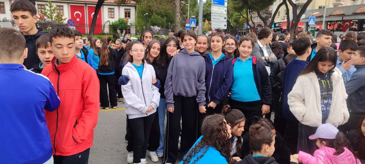 Muğla’da 23 Nisan Coşkusu Cumhuriyet Meydanı’nda Başladı 9